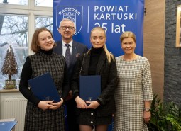 Najlepsze studentki uhonorowane Stypendiami Starosty Kartuskiego